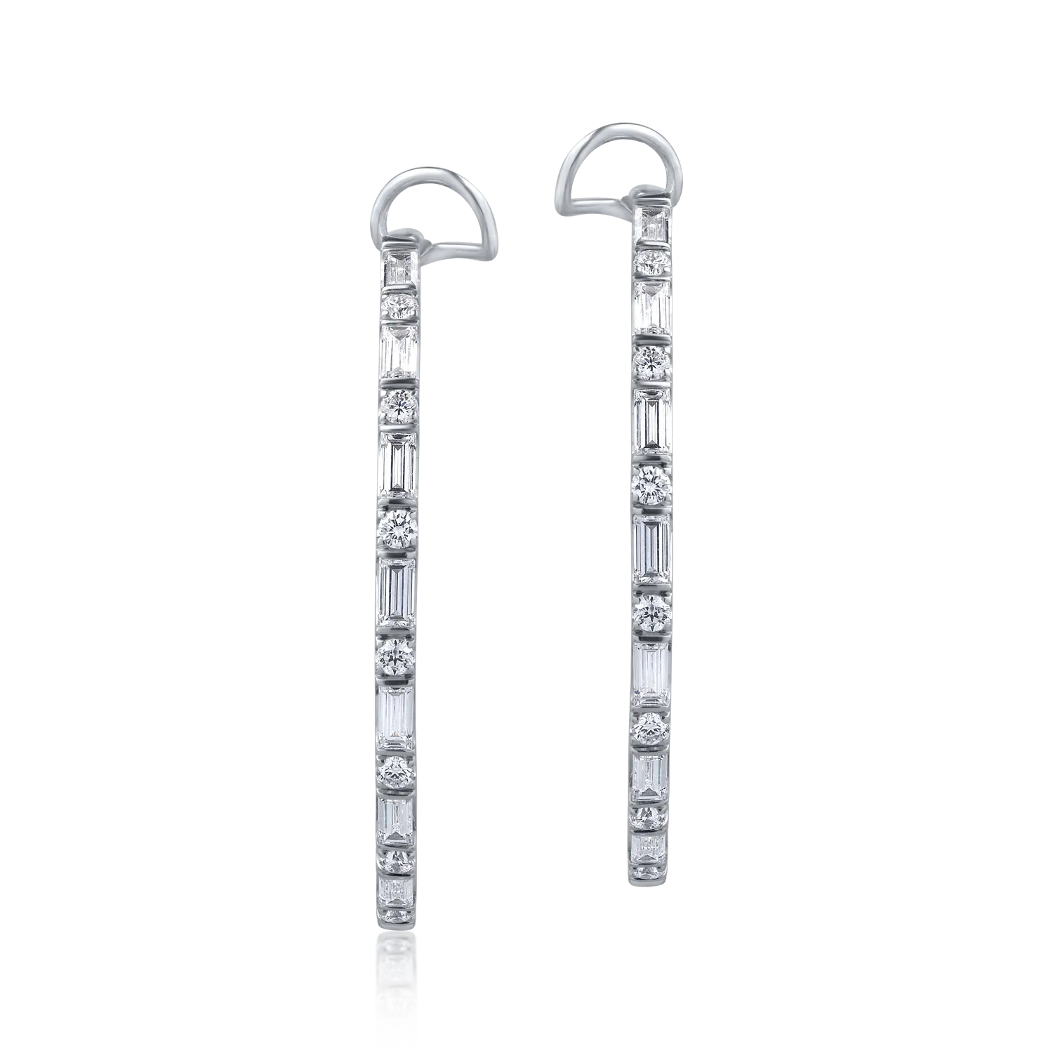 Cercei din aur alb cu diamante baguette si round de 3.92ct