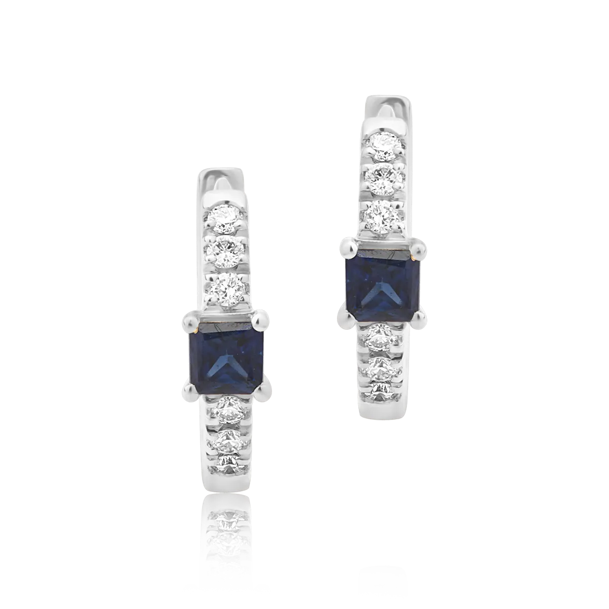 Cercei din aur alb cu safire princess de 0.15ct si diamante de 0.06ct 1 Cercei din aur alb cu safire princess de 0.15ct si diamante de 0.06ct