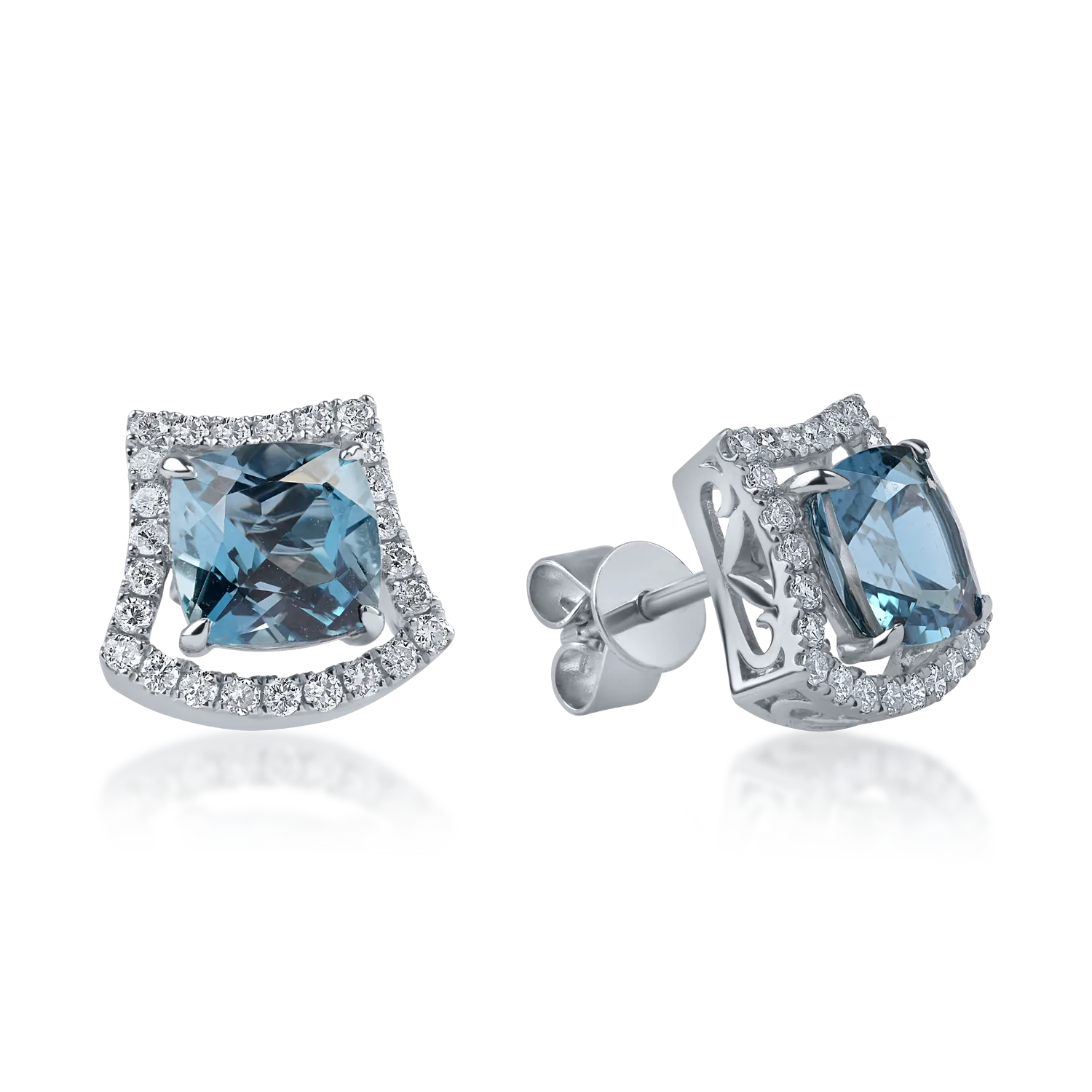Cercei stud din aur alb cu topaze london blue square de 3.816ct si diamante de 0.407ct